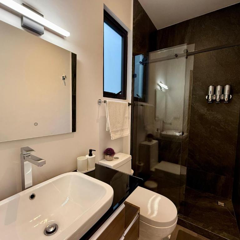 Suites Heriberto Frías - Double Room with Private Bathroom - 2