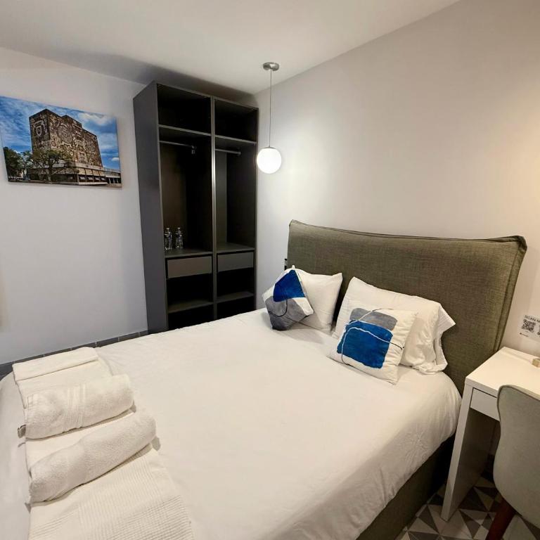 Suites Heriberto Frías - Double Room with Private Bathroom - 5