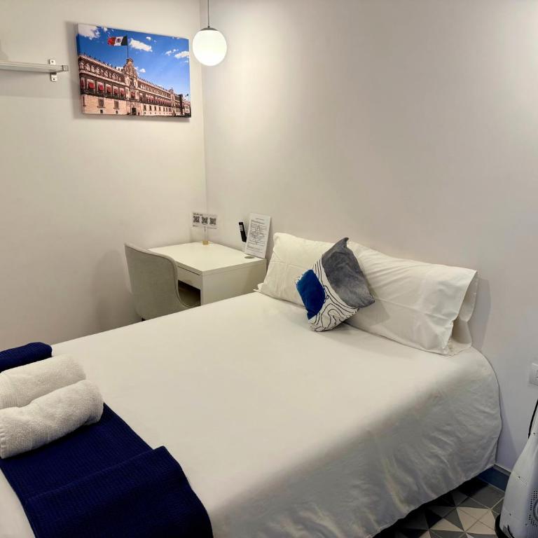 Suites Heriberto Frías - Double Room with Private Bathroom - 8