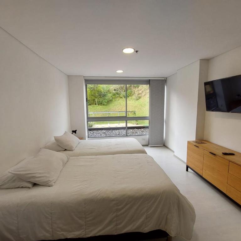 Apartasuite en Rionegro, piscina, gimnasio y spa - Apartamento de 2 dormitorios - 22