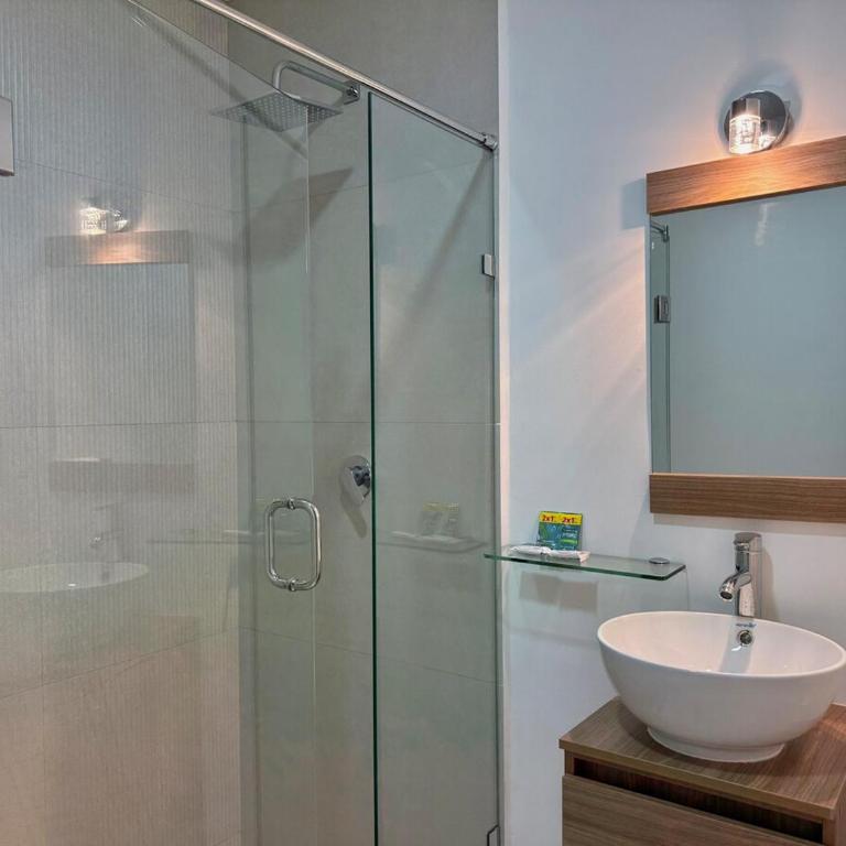 Getaway with Incredible Sea View - Three-Bedroom Apartment - 6