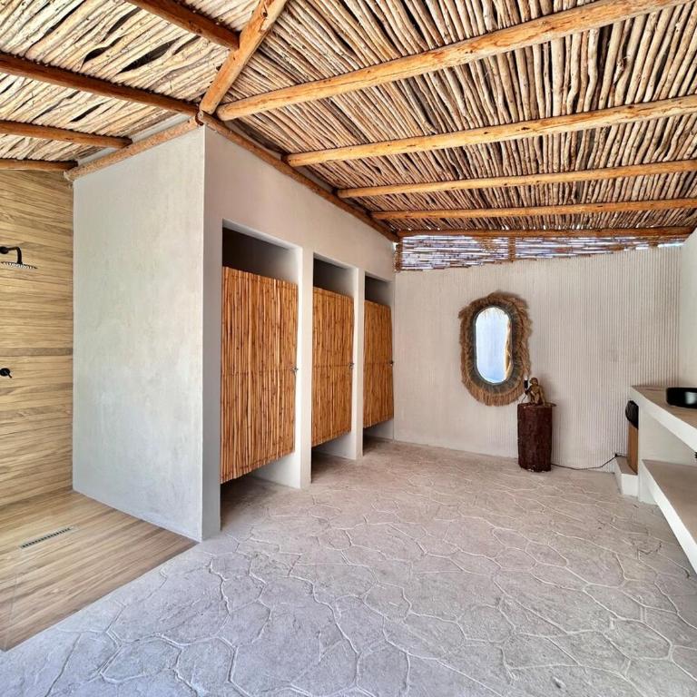 Getaway with Incredible Sea View - Three-Bedroom Apartment - 29