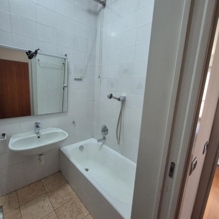 Como Prudence Suite - Appartamento con 2 Camere da Letto e Balcone - 10