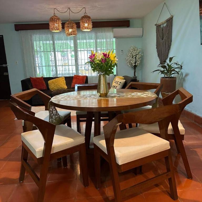 Casa Yuya - Three-Bedroom House - 34