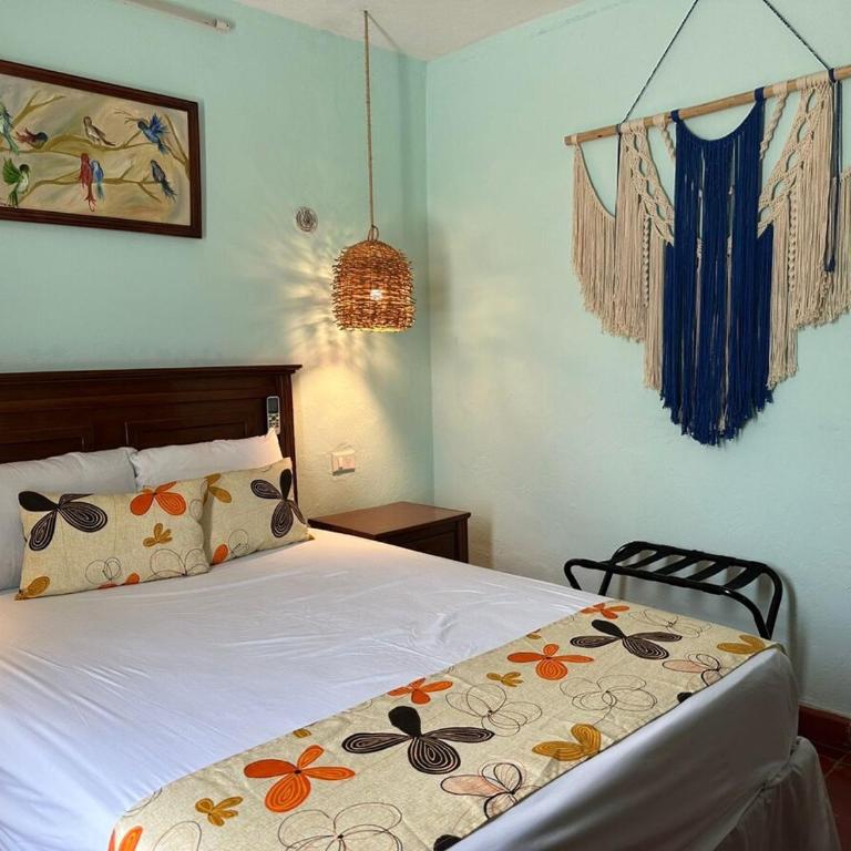 Casa Yuya - Three-Bedroom House - 33