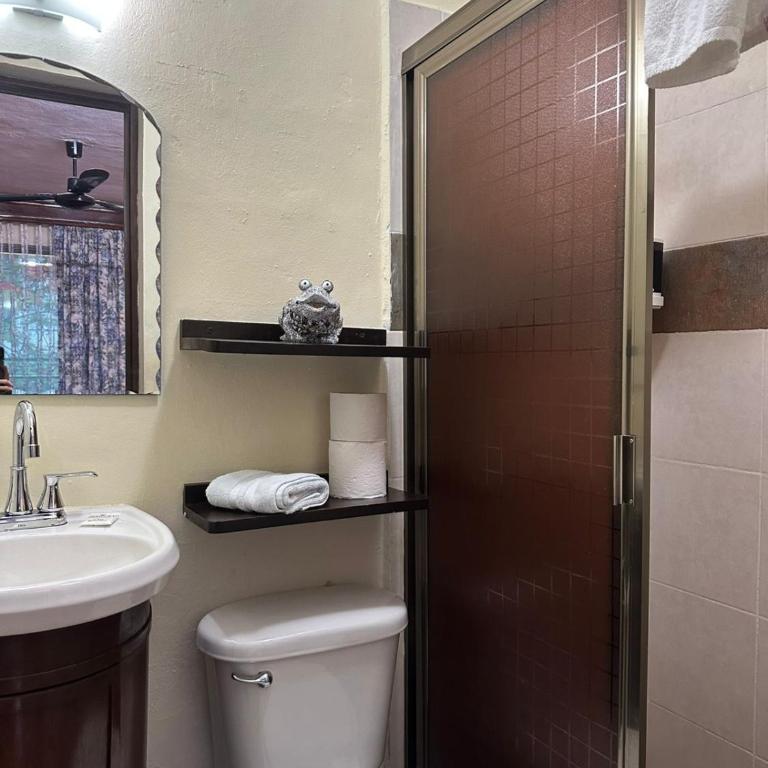 Casa Yuya - Three-Bedroom House - 24