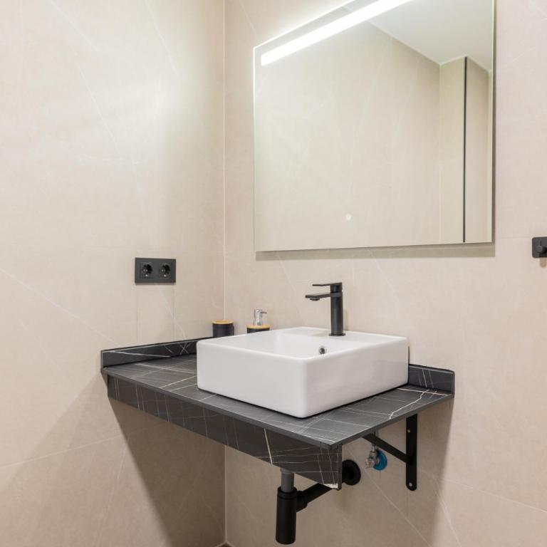 BANOFI FLATS - Beach II Apartments - Loft - 10