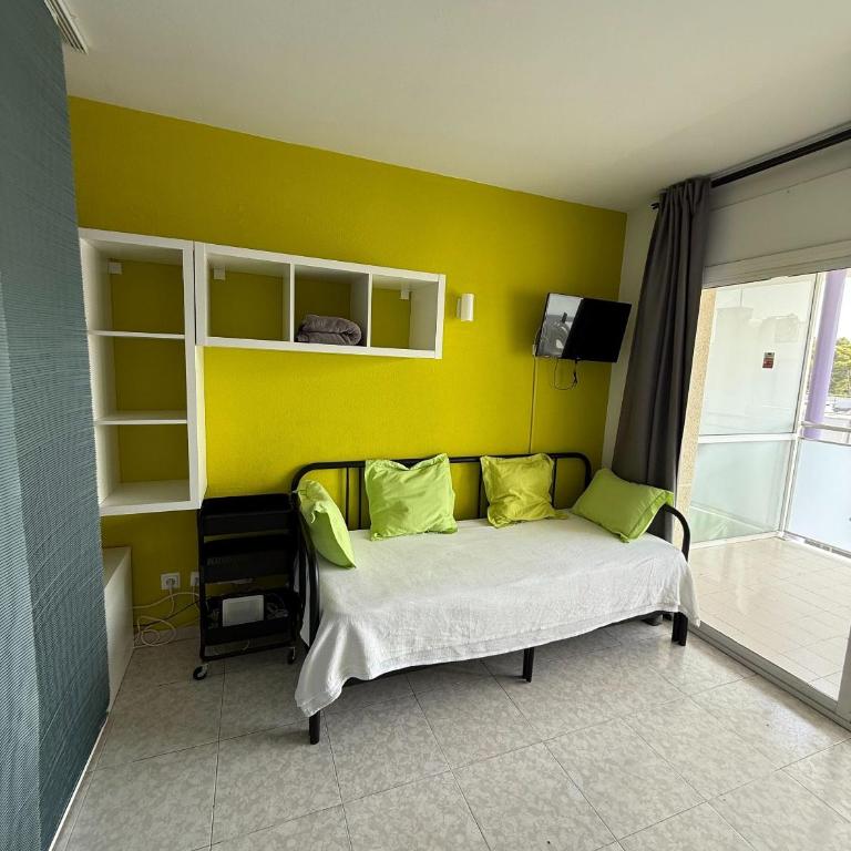 602 Cala Forn Salou Side sea views w Direct access to the beach - Estudio - 6