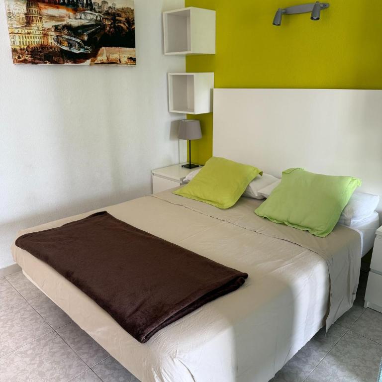 602 Cala Forn Salou Side sea views w Direct access to the beach - Estudio - 9
