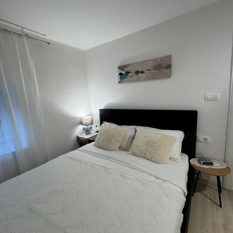 Moon downtown apartment 5 minutes walk around everything important - One-Bedroom Apartment - 1