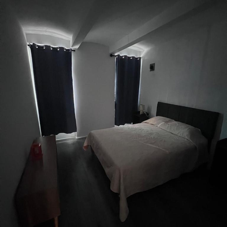Saritas House - Three-Bedroom Apartment - 8