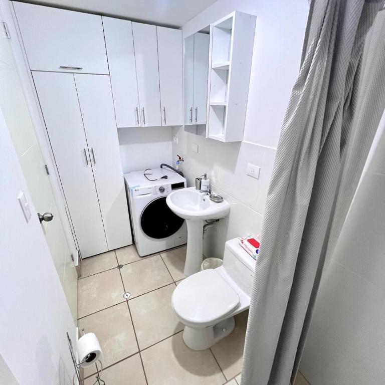 Downtown apartment in a residential area in Lima - Three-Bedroom Apartment - 13