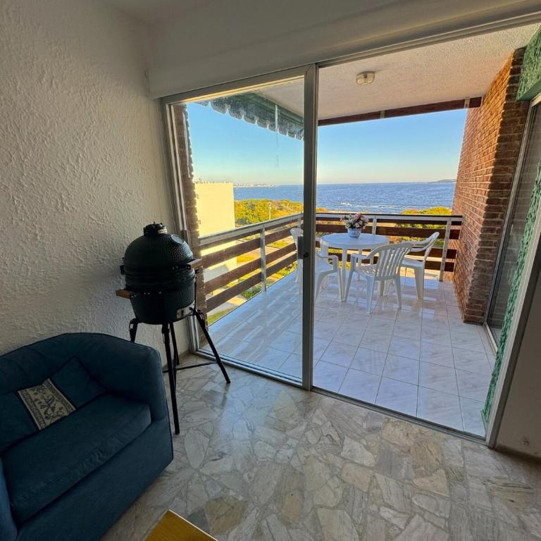 Apartamento en edificio EUROMAR Punta del Este Parada 15 - Two-Bedroom Apartment with Balcony and Sea View - 3