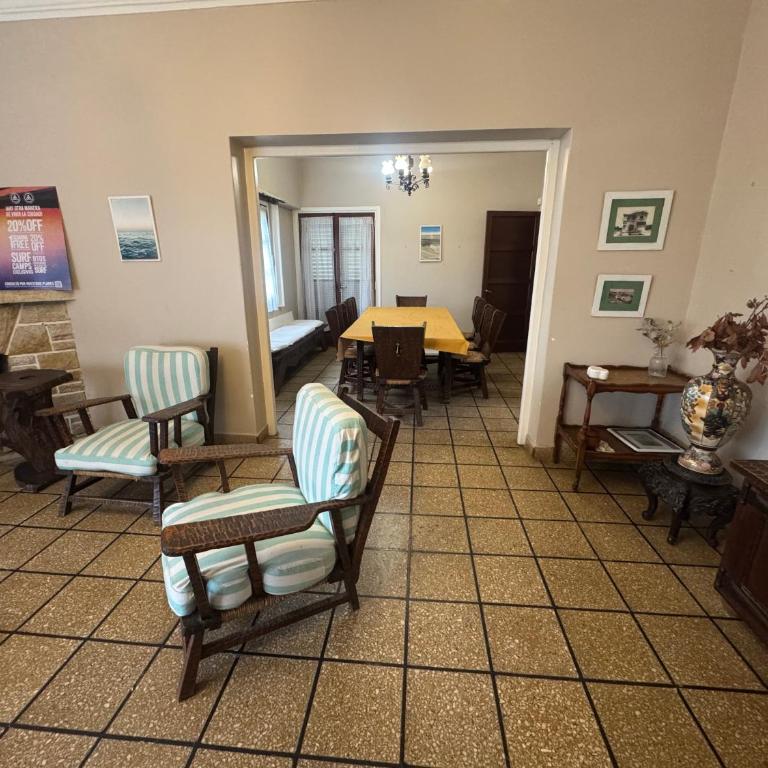 Casa grande en Miramar con parque, quincho y parrilla - Casa de 5 dormitorios - 10