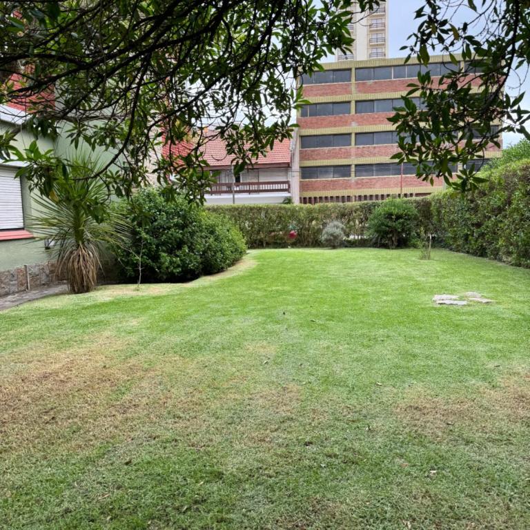 Casa grande en Miramar con parque, quincho y parrilla - Casa de 5 dormitorios - 3