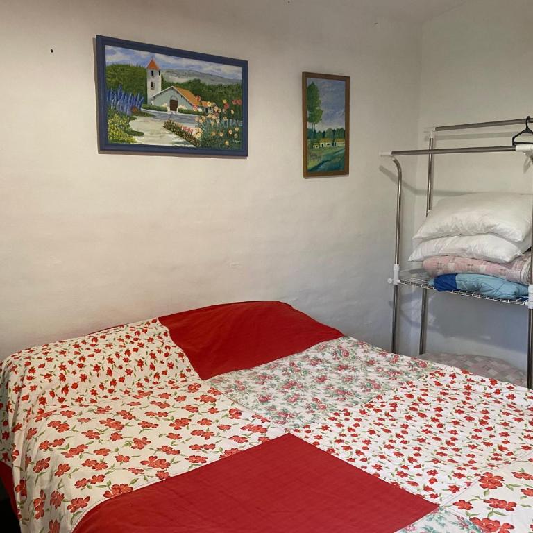 Casa con pileta y quincho en sierras chicas - Casa Unifamiliar de 3 dormitorios - 25