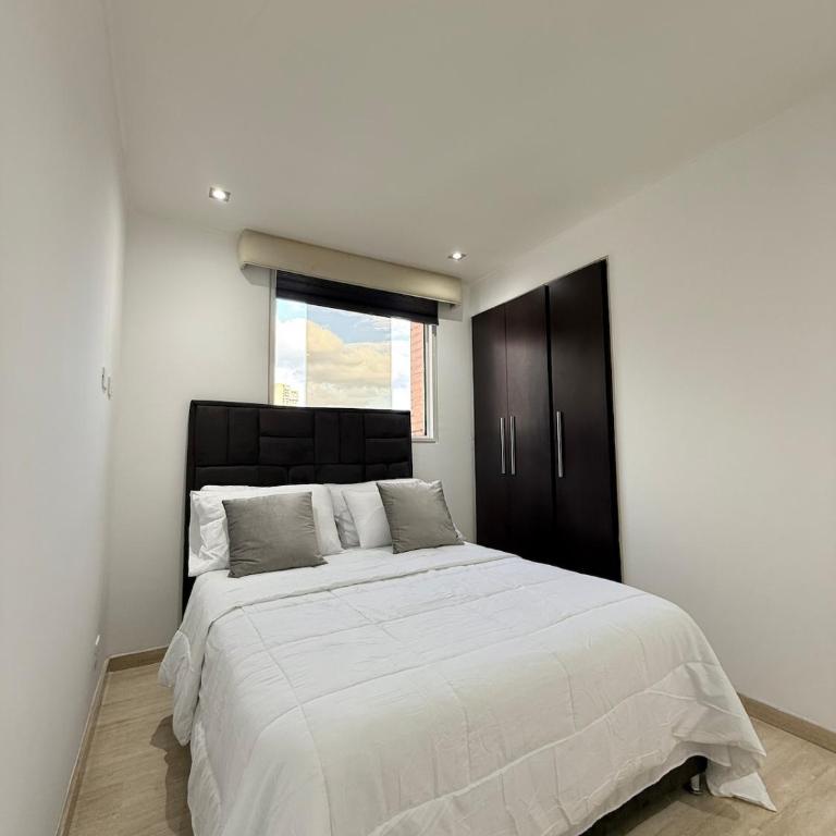 Elegant & Luxurious Apartment in Central Chacao - Three-Bedroom Apartment - 5