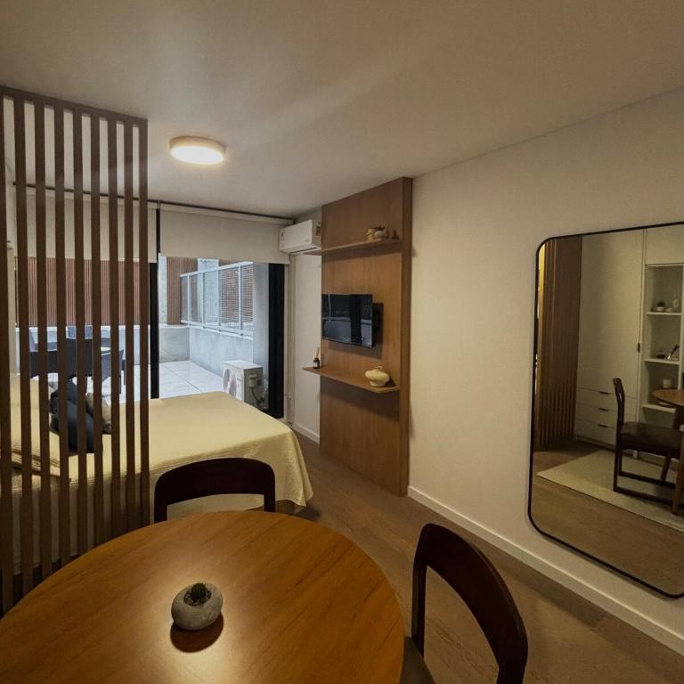 Monoambiente moderno, terraza privada y confort - Apartamento de 1 dormitorio - 10