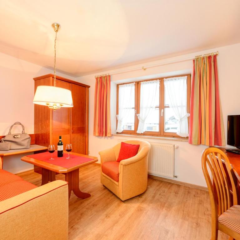 Familien- und Wellnesshotel "Viktoria" - Apartment (15) - 2