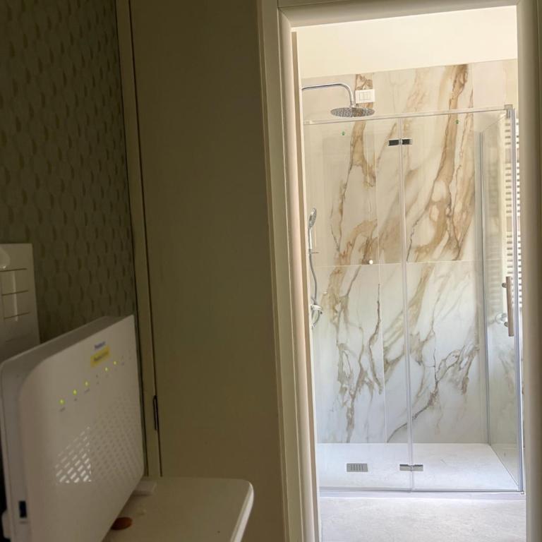 Facibeni Rooms con Parking - Habitación Doble con baño privado - 4