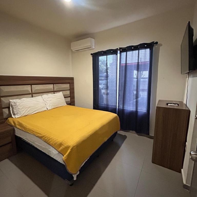 Apartamento en Zona Playa Cerritos - Three-Bedroom Apartment - 14