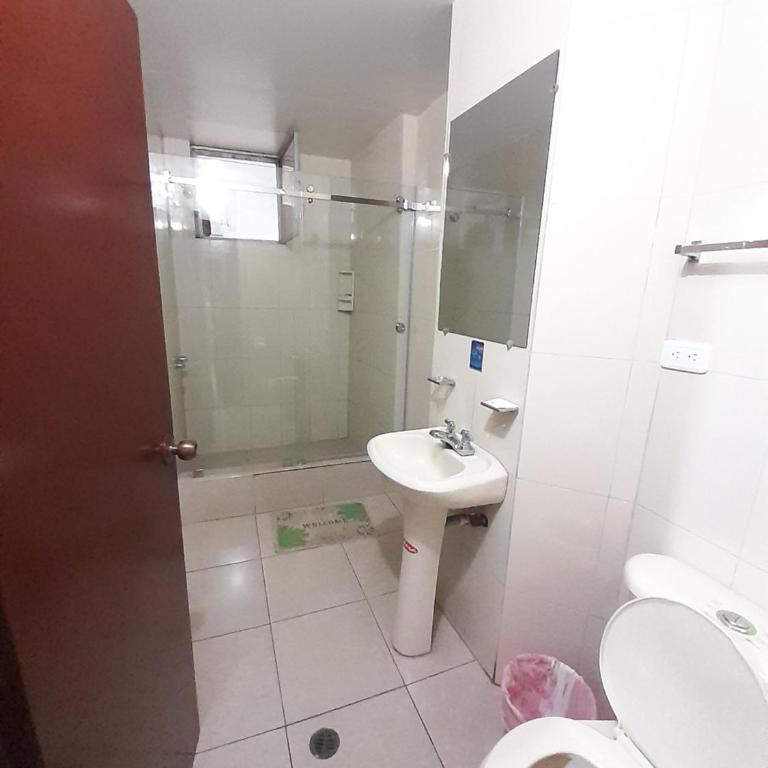 Hotel Central - Habitación Doble con baño privado - 2 camas - 2