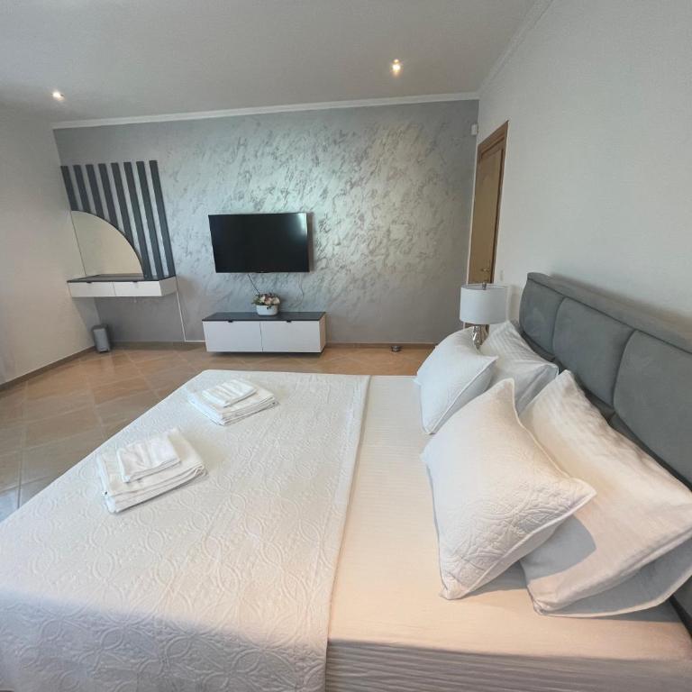 Luxury Villa Euphoria - Three-Bedroom Villa - 9