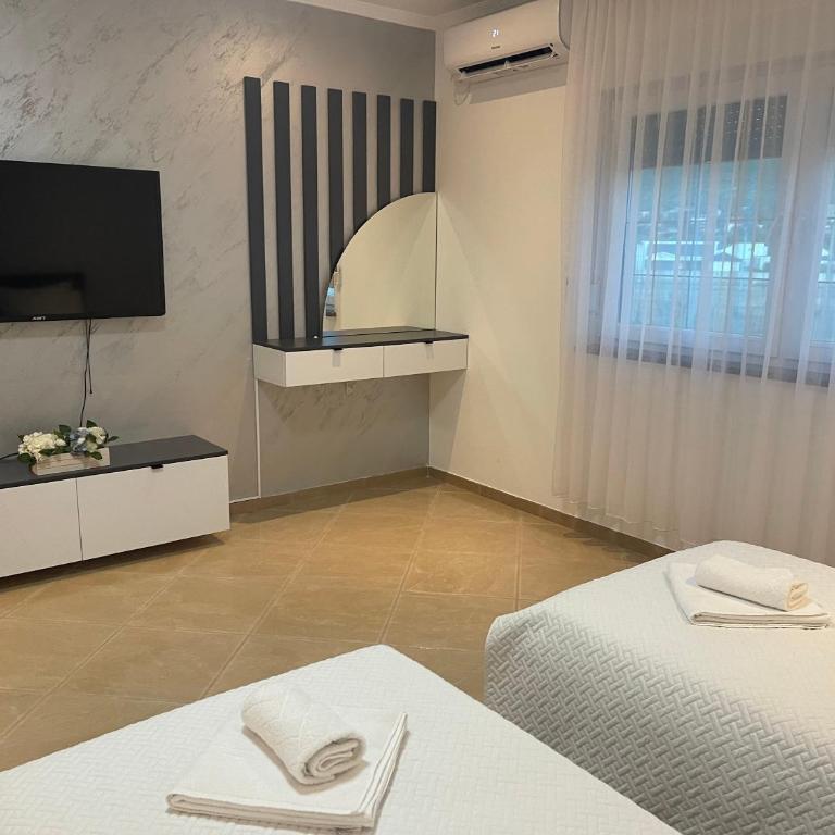 Luxury Villa Euphoria - Three-Bedroom Villa - 13
