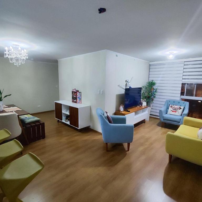Acogedor departamento con cochera - Two-Bedroom Apartment - 12