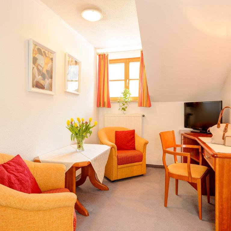 Familien- und Wellnesshotel "Viktoria" - Suite (28) - 3