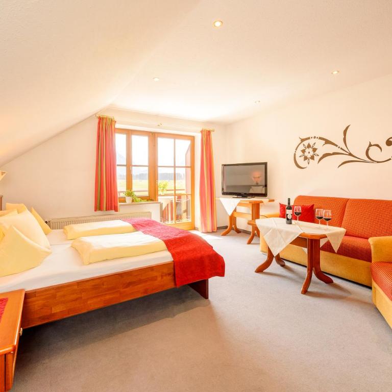 Familien- und Wellnesshotel "Viktoria" - Suite (28) - 1
