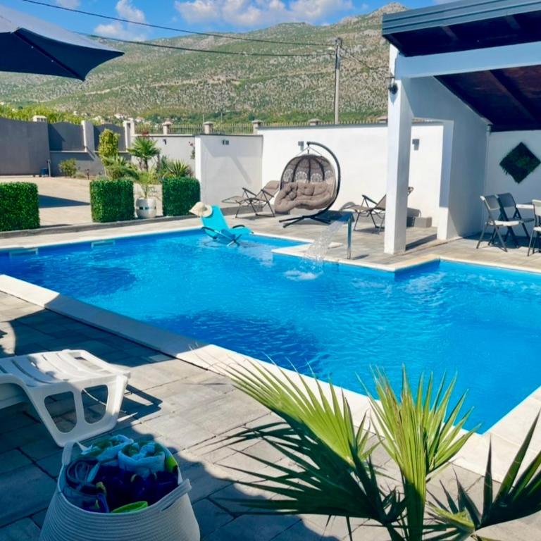 Luxury Villa Euphoria - Three-Bedroom Villa - 29