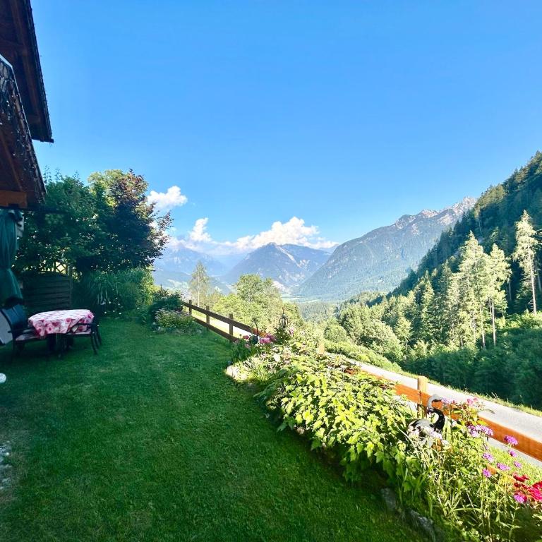 Haus Susanne - Two-Bedroom Apartment with Mountain View - 9