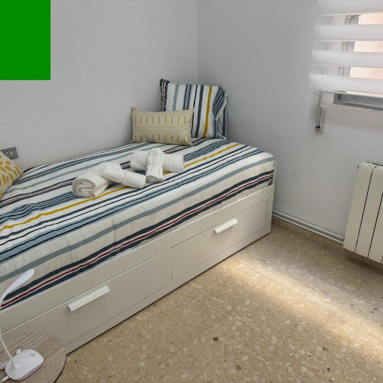 Piso en avenida principal 4 habitaciones - Four-Bedroom Deluxe Apartment - 7