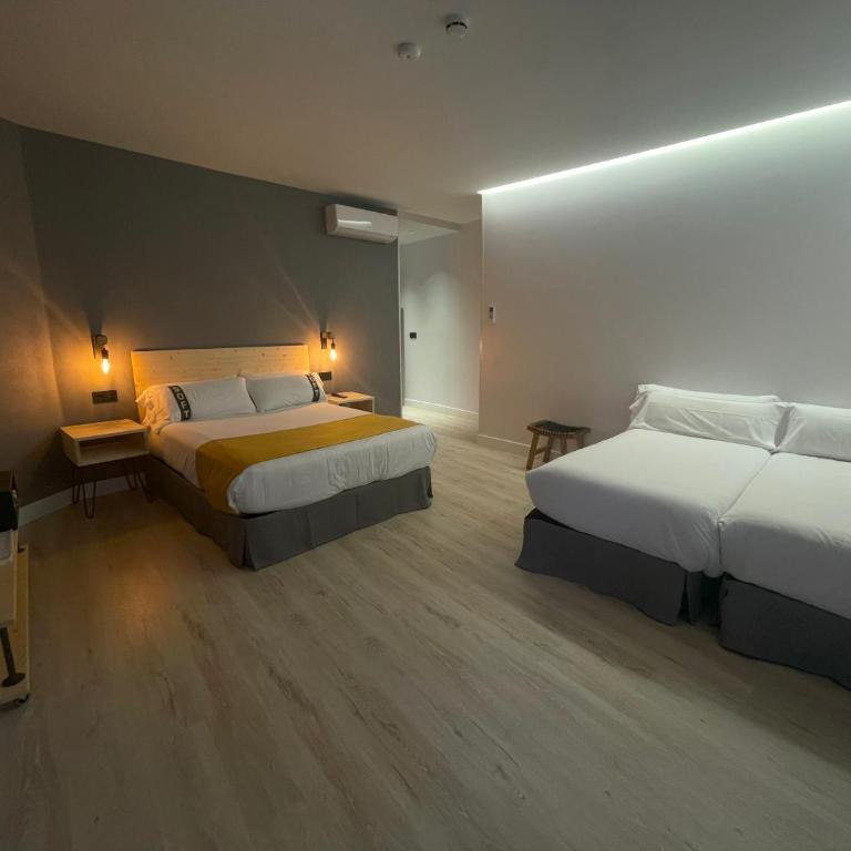 Casual Fuentes Bilbao - Family Room with Balcony - 17