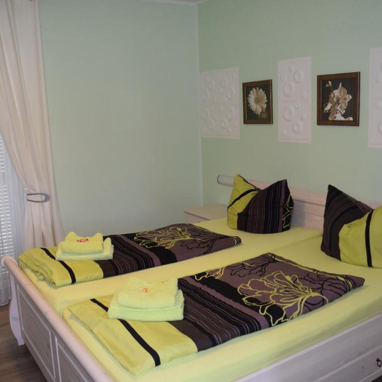 Gästehaus Sabina- Frühstückspension, Bed & Breakfest - Doppelzimmer mit Terrasse - 17