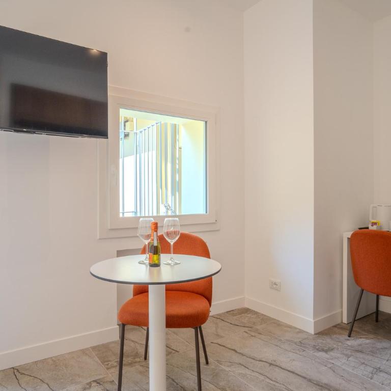 Italianflat - Vandom 1 Suite Duomo Foresteria Lombarda - Double Room with Balcony - 10