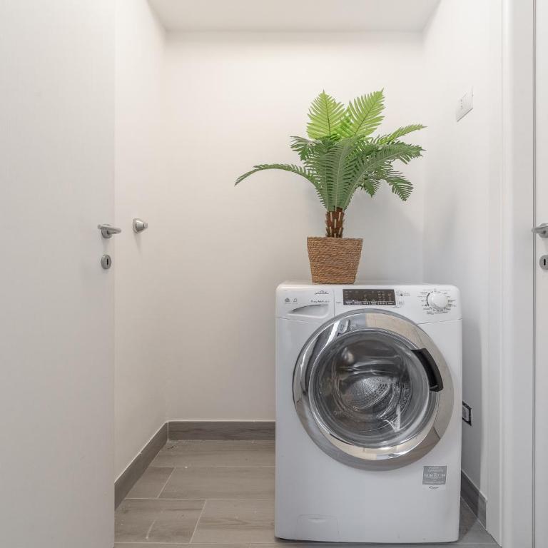 Magic Rent - Appartamento Gluck - Quadruple Room with Private Bathroom - 15
