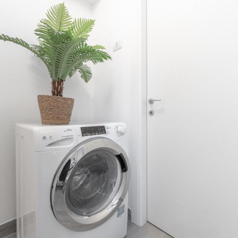 Magic Rent - Appartamento Gluck - Quadruple Room with Private Bathroom - 14