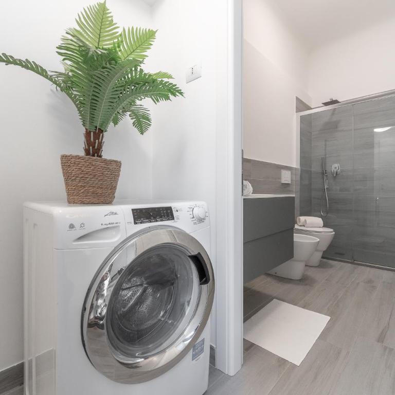 Magic Rent - Appartamento Gluck - Quadruple Room with Private Bathroom - 13