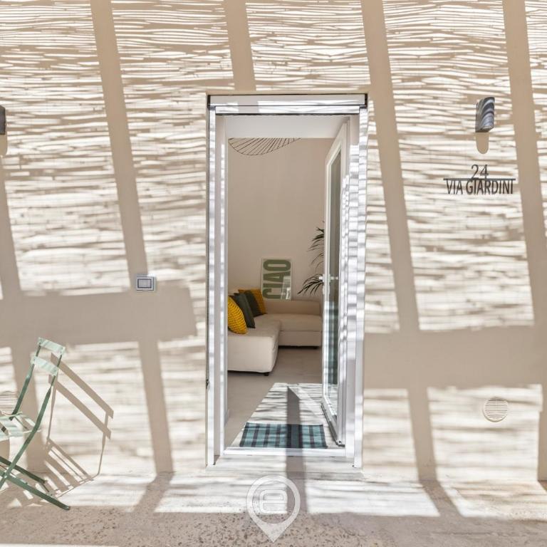 24 Via Giardini - Appartamento con 1 Camera da Letto - 24