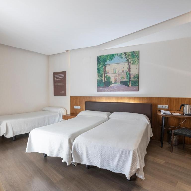 BIBO Hotel Recogidas - Triple Room (3 Adults) - 4
