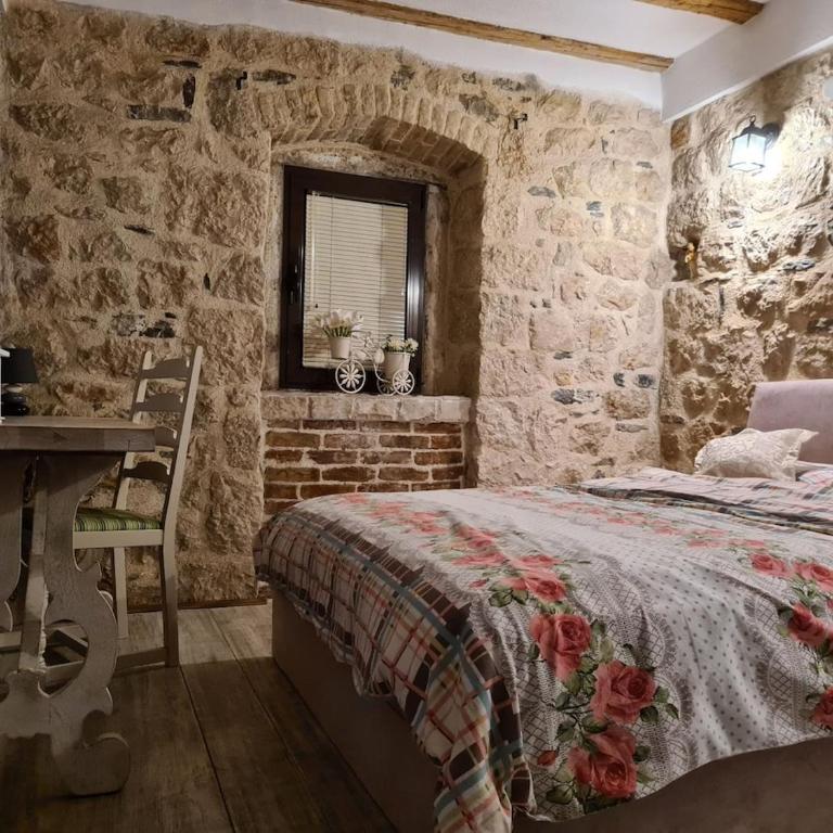 Cheerful three bedroms house with free parking - Three-Bedroom Villa - 5