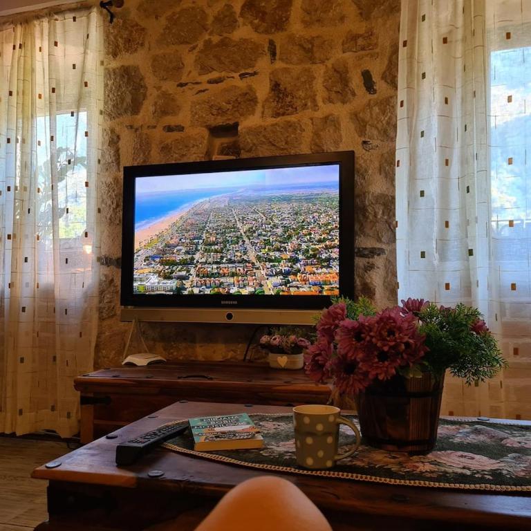 Cheerful three bedroms house with free parking - Three-Bedroom Villa - 12