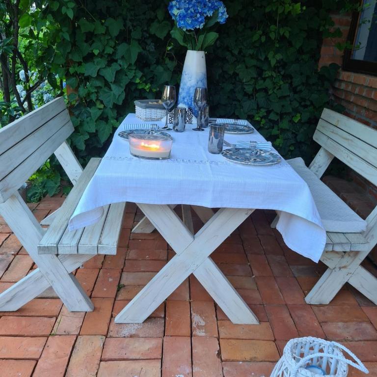 Cheerful three bedroms house with free parking - Three-Bedroom Villa - 16
