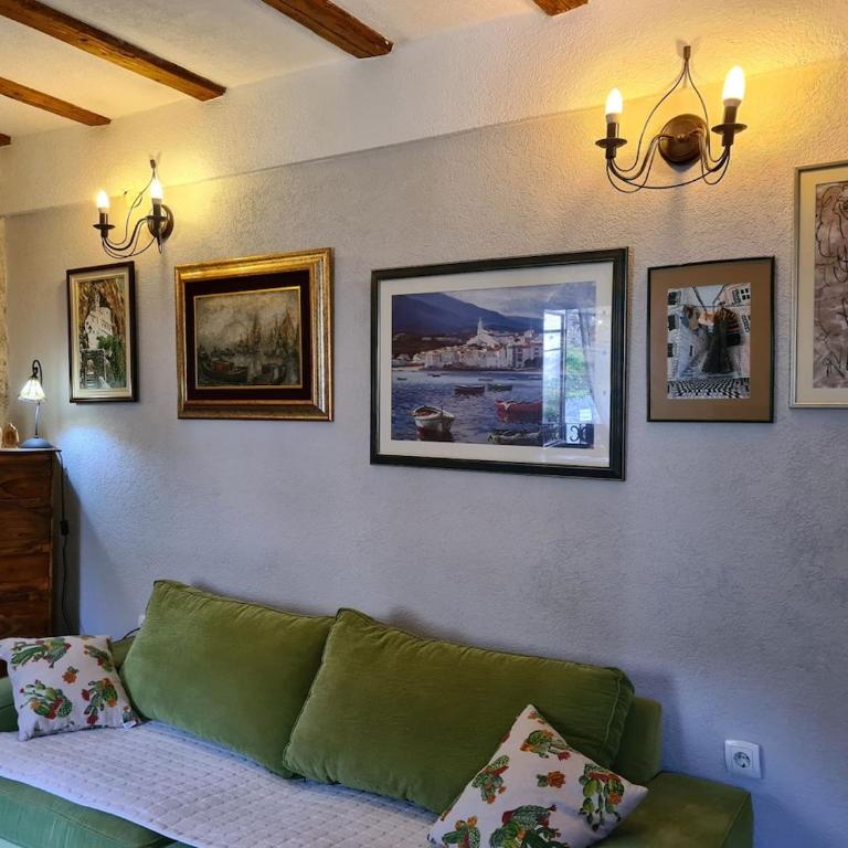 Cheerful three bedroms house with free parking - Three-Bedroom Villa - 21