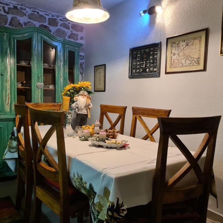 Cheerful three bedroms house with free parking - Three-Bedroom Villa - 36