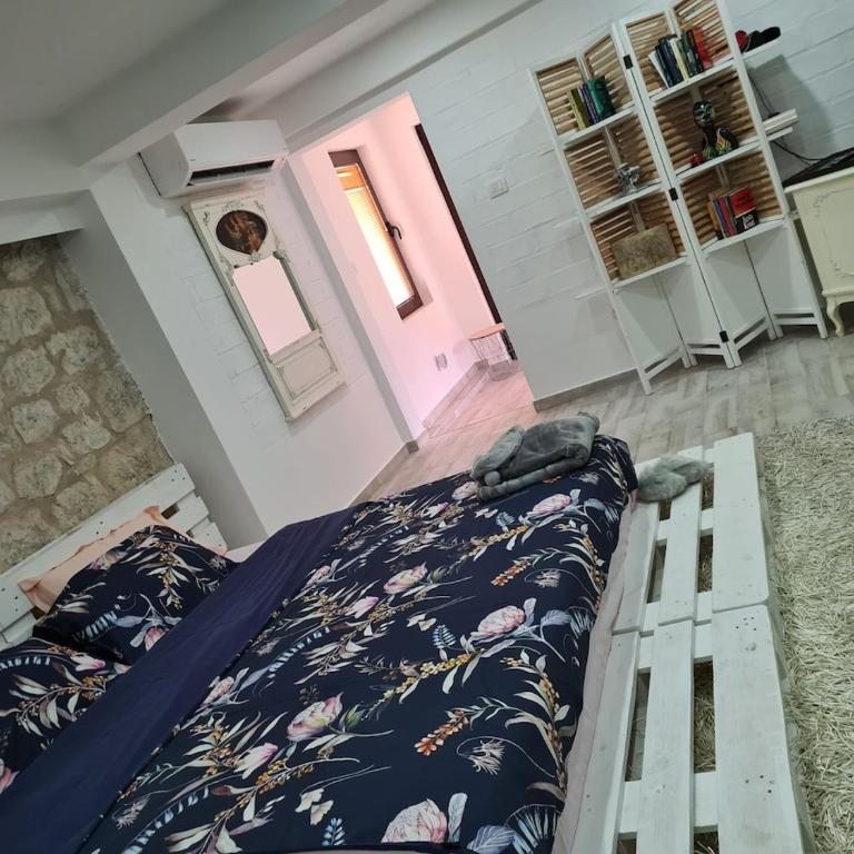 Cheerful three bedroms house with free parking - Three-Bedroom Villa - 40