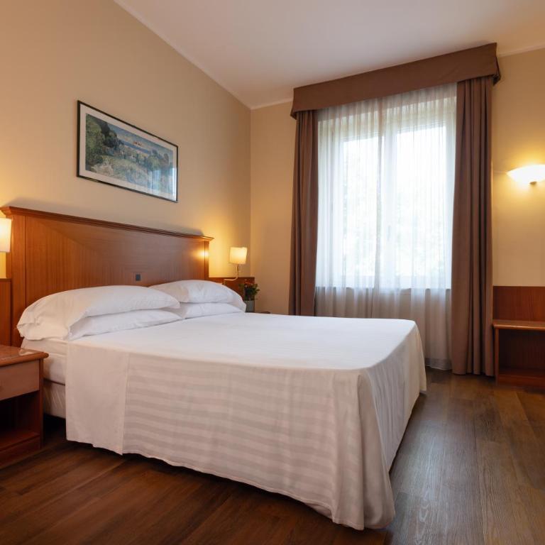 Hotel Toscanini - Camera Matrimoniale Standard - 3