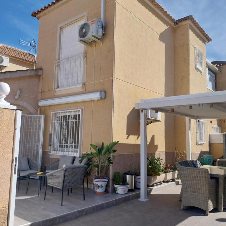 CASA CLARO maison familiale 4 chambres tout confort, jacuzzi privé, piscine commune, quartier résidentiel Los Balcones - Casa de 4 dormitorios - 1